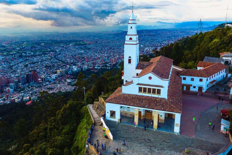 Paseo privado a caballo por los cerros de Guadalupe y Monserrate
