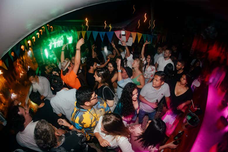 Pub Crawl ¡Tour de fiesta por Cusco!