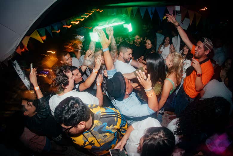 Pub Crawl ¡Tour de fiesta por Cusco!