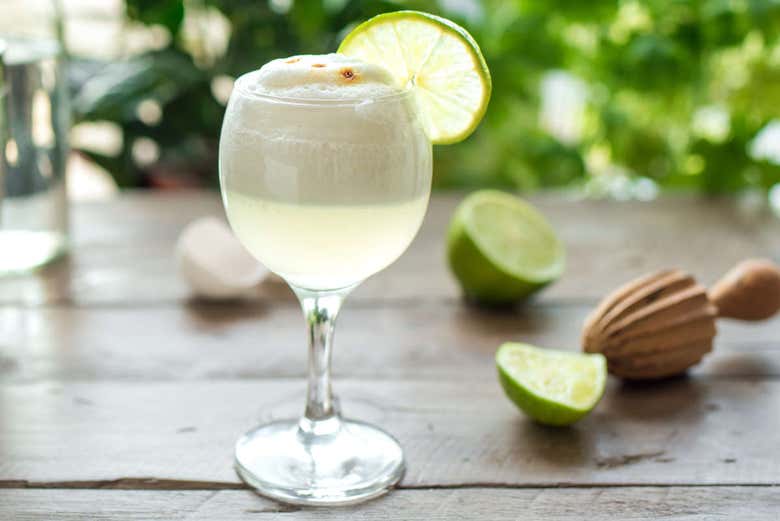 Taller de ceviche, pisco sour y causa limeña + Tour por un mercado local