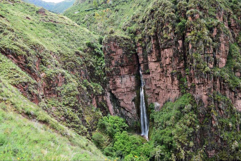 Senderismo hasta la catarata Perolniyoc