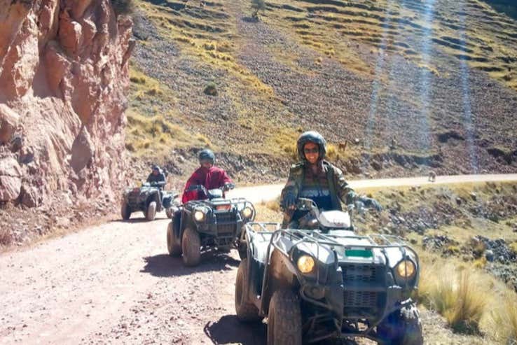 Tour en quad por la Montaña Arcoíris