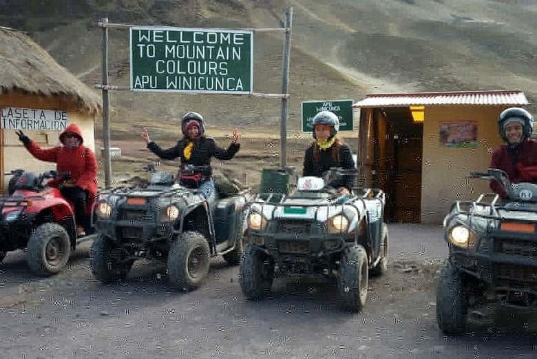 Tour en quad por la Montaña Arcoíris