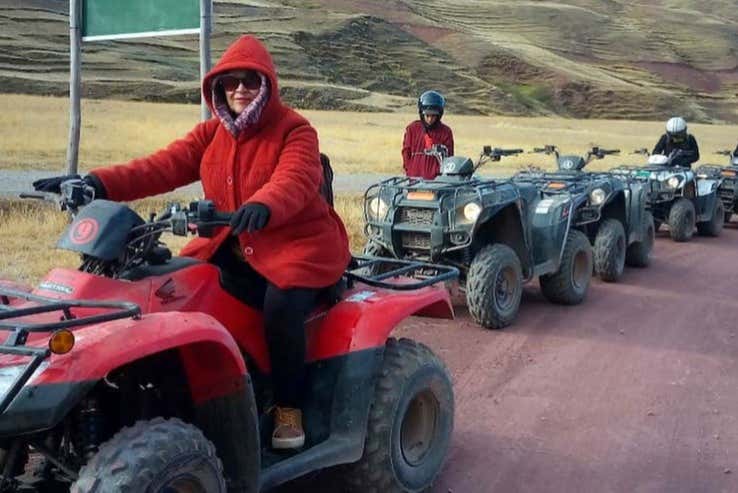 Tour en quad por la Montaña Arcoíris