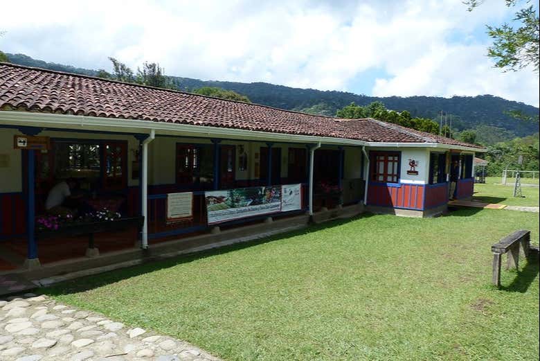 Senderismo por el Santuario Otún Quimbaya
