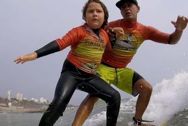 Curso de surf en Playa Makaha