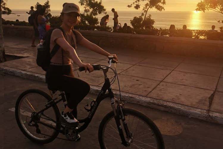 Tour en bicicleta por el barrio bohemio y el Morro de Chorrillos