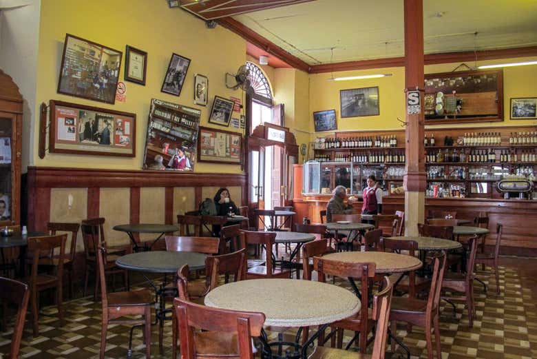 Tour gastronómico nocturno por Lima