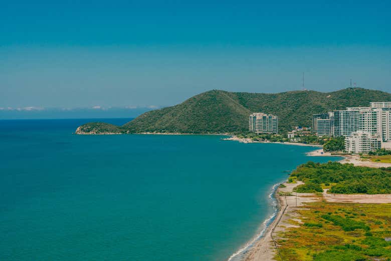 Excursión privada por las playas de Santa Marta en lancha pontón
