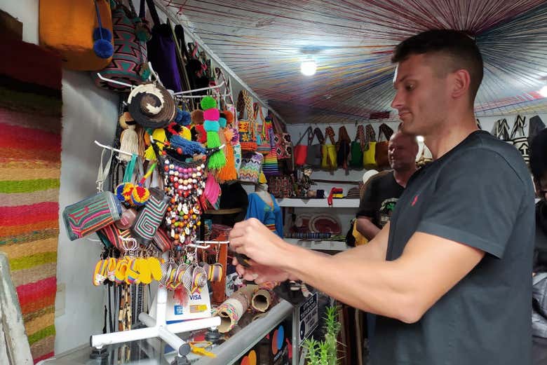 Taller de mochilas wayuu en Bogotá