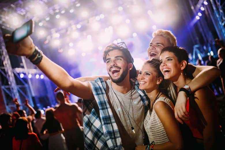Fiesta en la discoteca Coco Bongo Punta Cana