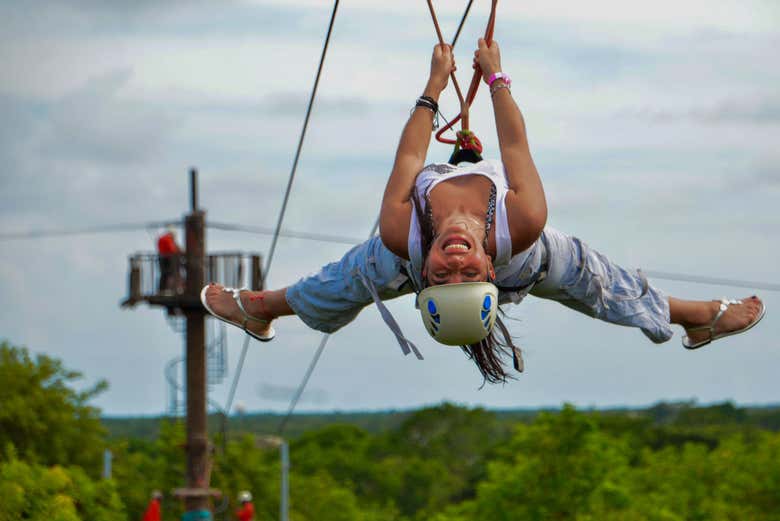 Tirolina y buggy en Bavaro Adventure Park
