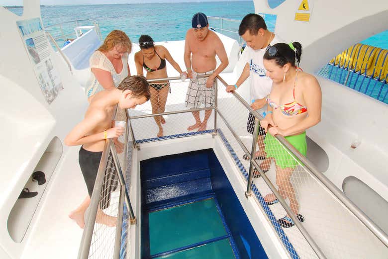 Paseo en barco y snorkel en Marinarium