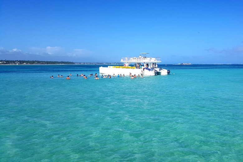 Paseo en barco y snorkel en Marinarium