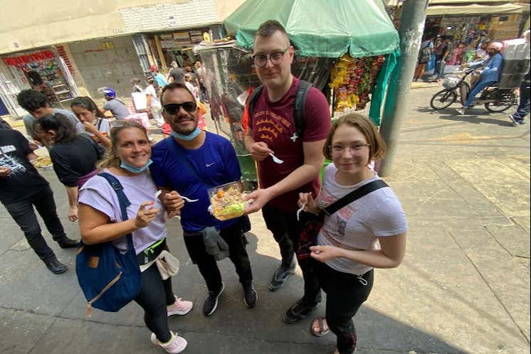Tour de comida callejera por Lima