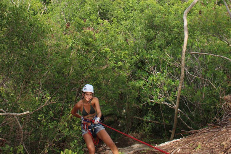 Rápel y vía ferrata en el acantilado del Farallón