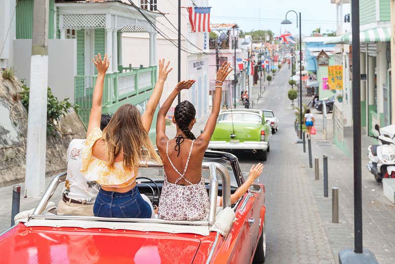 Paseo en coche clásico por Puerto Plata