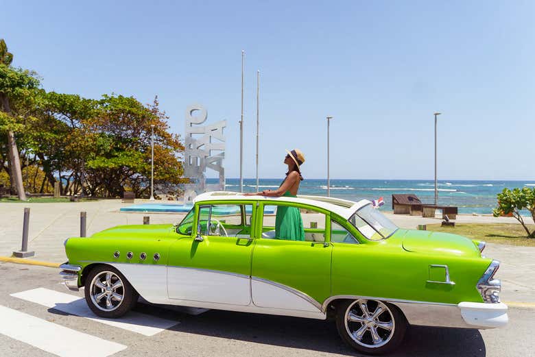 Paseo en coche clásico por Puerto Plata