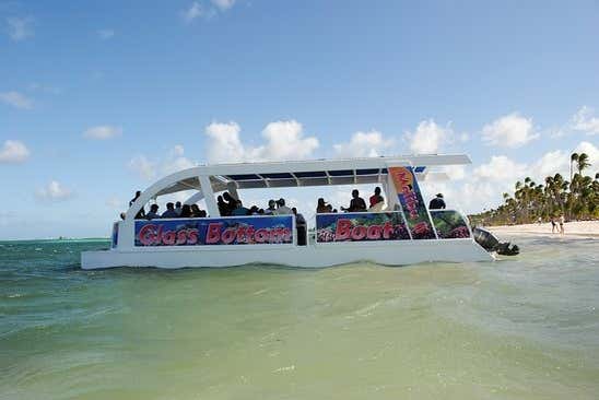 Paseo en barco con fondo de cristal por Punta Cana