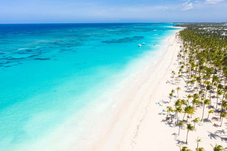 Paseo en barco con fondo de cristal por Punta Cana