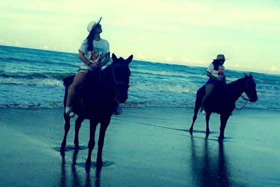 Paseo a caballo por la playa Uvero Alto