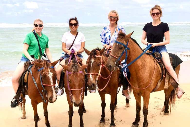Paseo a caballo por la playa Uvero Alto