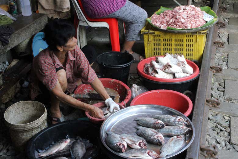 Excursión al mercado flotante de Bangkok y al mercado sobre la vía