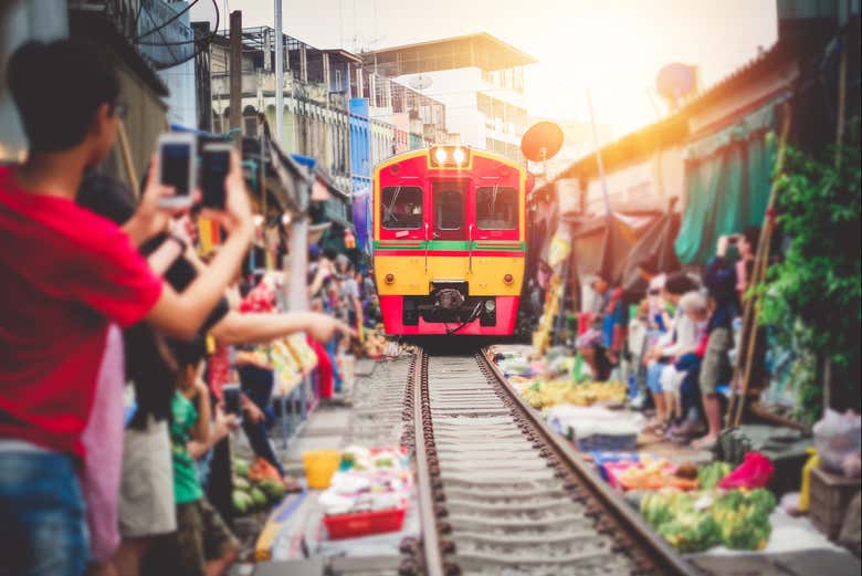 Excursión al mercado flotante de Bangkok y al mercado sobre la vía