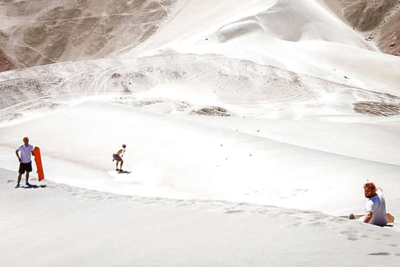 Sandboarding en el desierto de La Joya