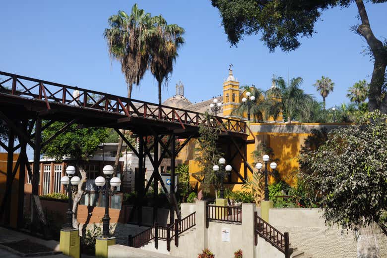Tour en bicicleta por Miraflores y Barranco + Visita a Los Pantanos de Villa
