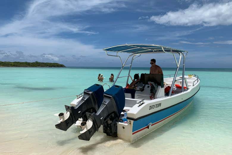 Excursión privada a la isla Saona en lancha