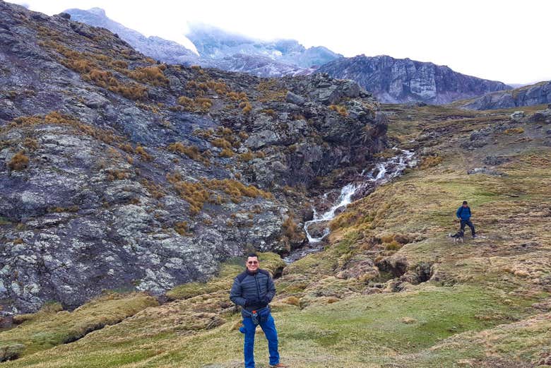 Trekking por el Nevado Rajuntay