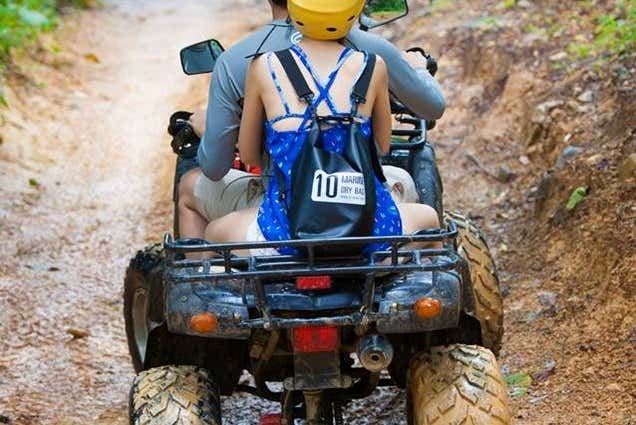 Tour en kayak por la laguna de cristal de Krabi