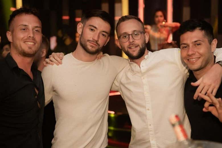 Pub Crawl ¡Tour de fiesta por Bangkok!