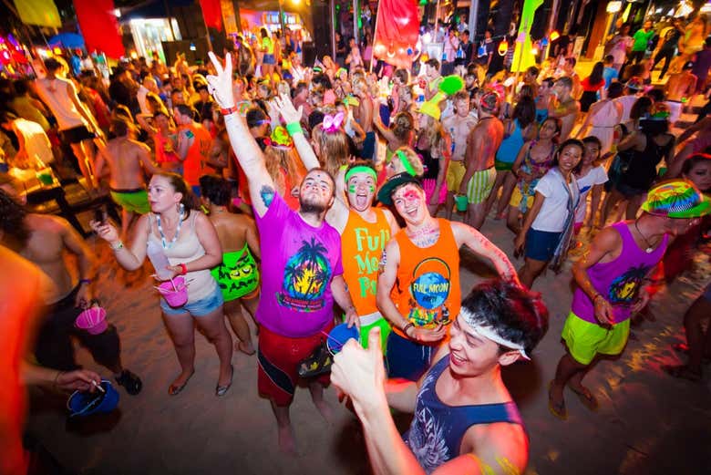 Full Moon Party en la playa de Koh Phangan