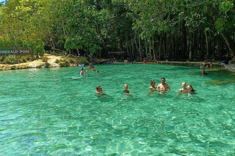 Templo del Tigre, Piscina Esmeralda y fuentes termales