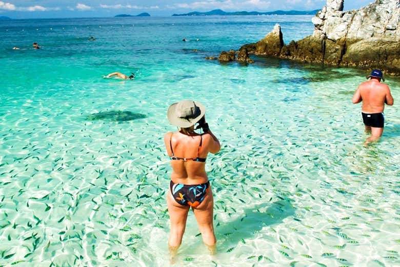 Excursión a las islas Mai Thon, Racha y Coral