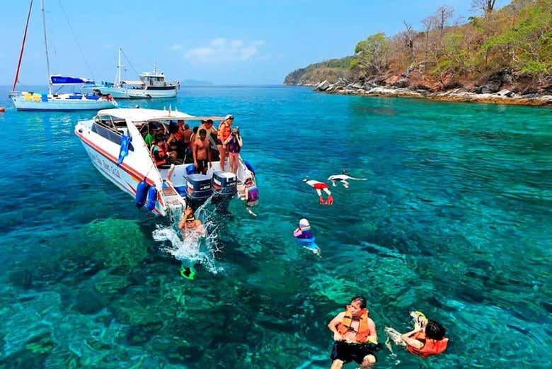 Excursión a las islas Mai Thon, Racha y Coral