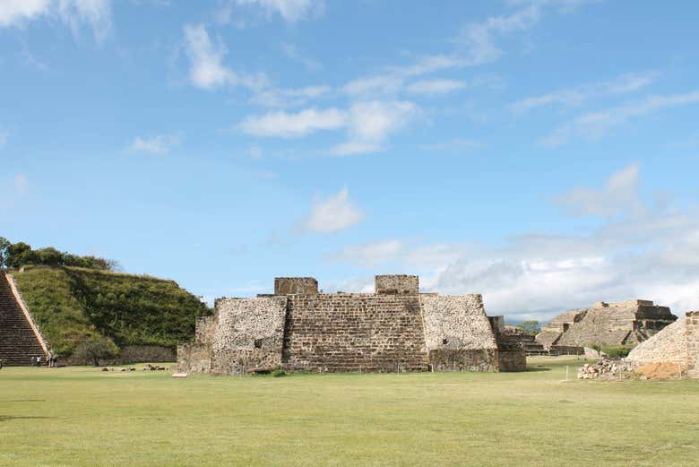 Excursión a Monte Albán, Arrazola y San Bartolo Coyotepec