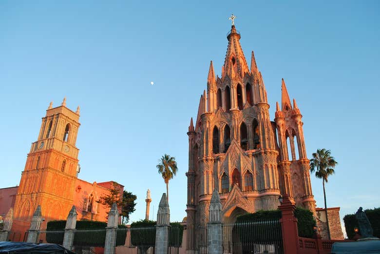 Excursión a San Miguel de Allende + Aguas termales