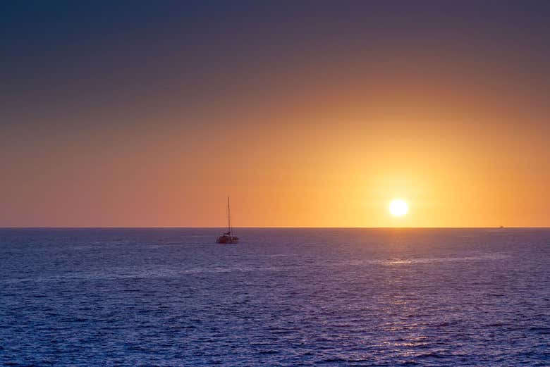 Paseo en velero al atardecer