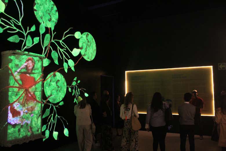 Entrada a la exposición inmersiva de Frida Kahlo: La vida de un icono