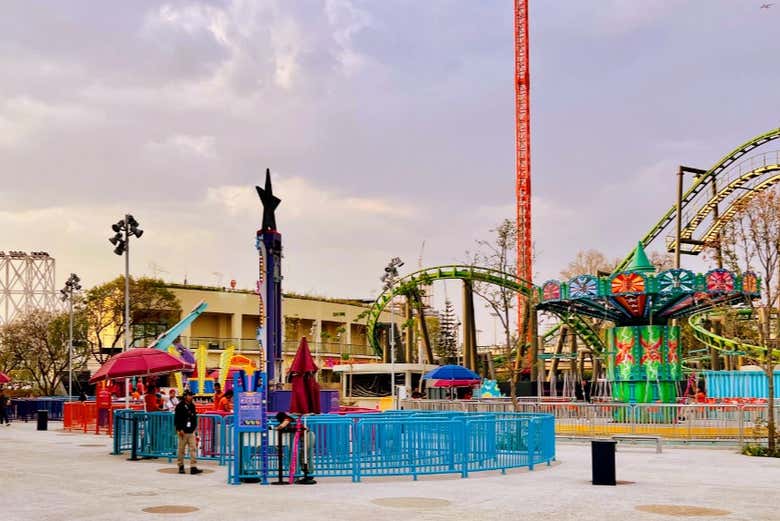 Entrada para las atracciones mecánicas de Aztlán Parque Urbano