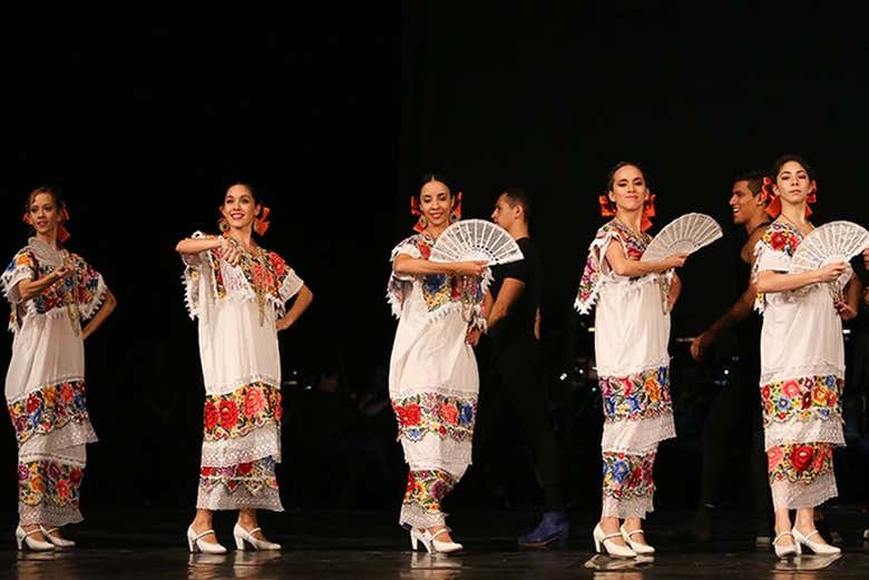 Espectáculo del Ballet Folklórico de México
