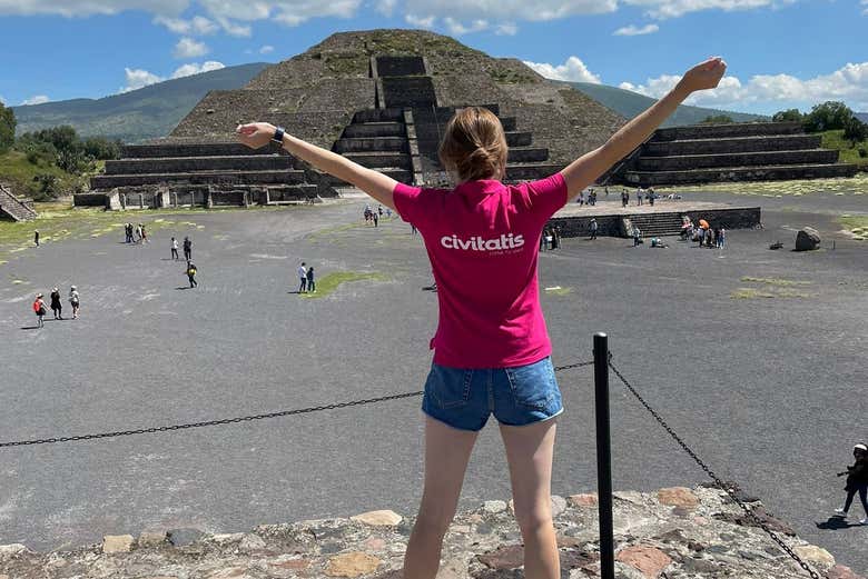 Paseo en globo sobre Teotihuacán con entrada