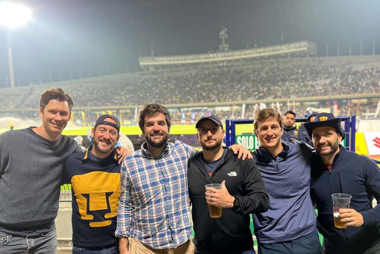 Partido de fútbol en Ciudad de México con guía local