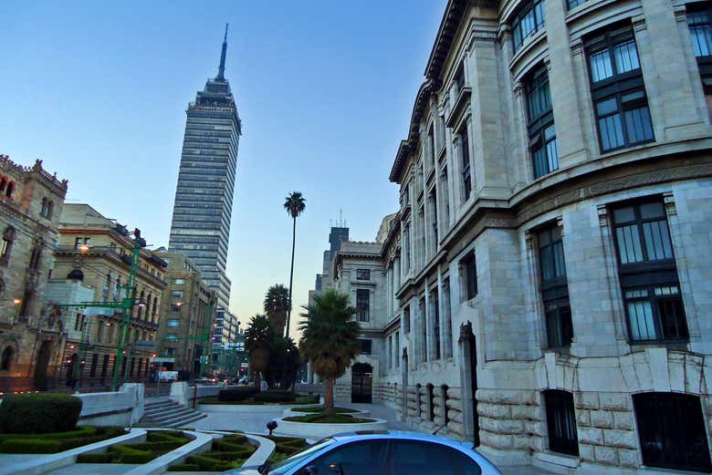 Entrada al mirador de la Torre Latino