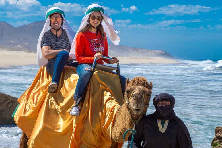 Paseo en camello por el desierto de Los Cabos