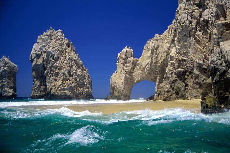 Paseo en barco por Cabo San Lucas con snorkel