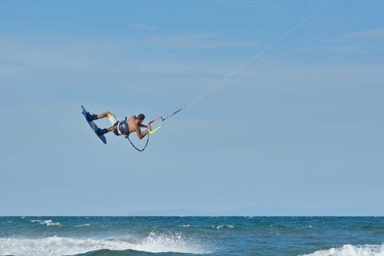 Curso de kitesurf de 2 días en Tarifa